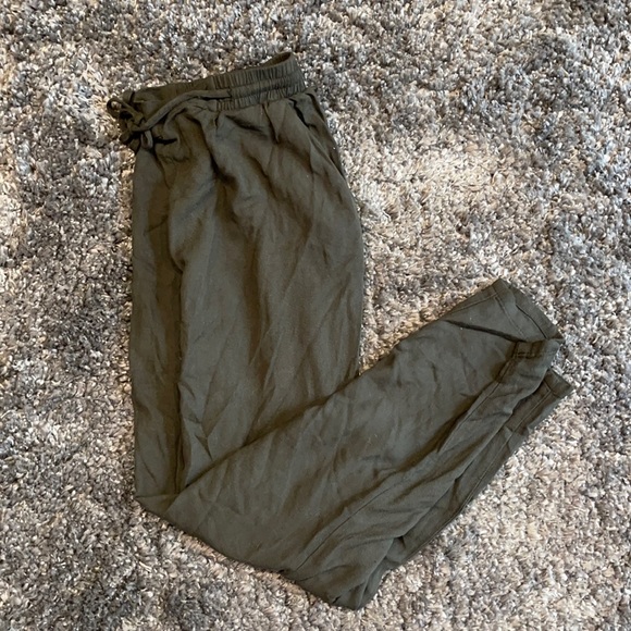 Forever 21 Dark Green Stretchy Joggers - Picture 2 of 3